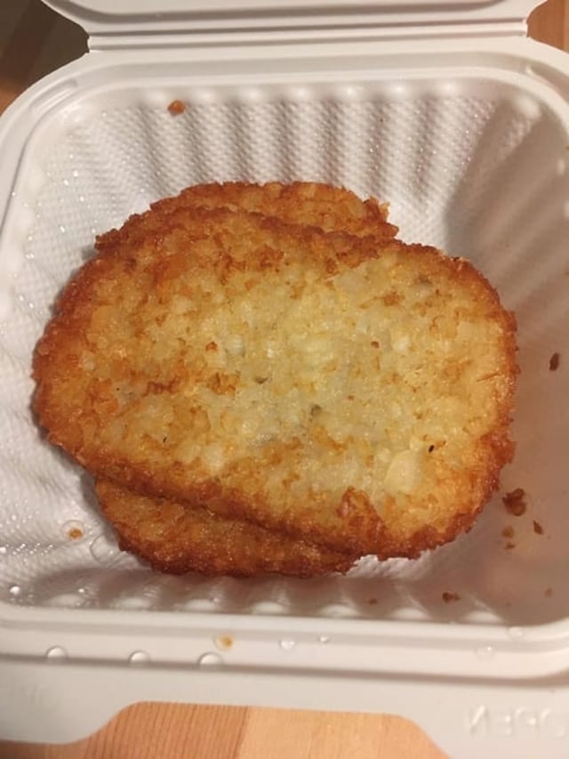 2 Pieces Hash Browns.